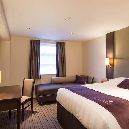 Premier Inn Tring Eksteriør billede