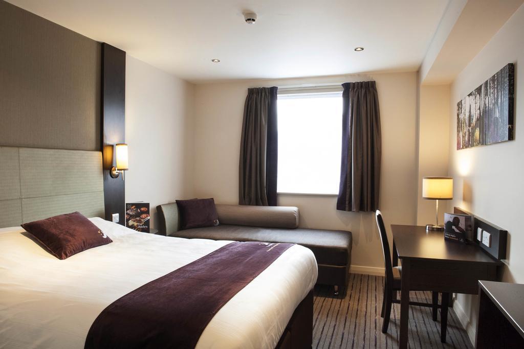 Premier Inn Tring Eksteriør billede