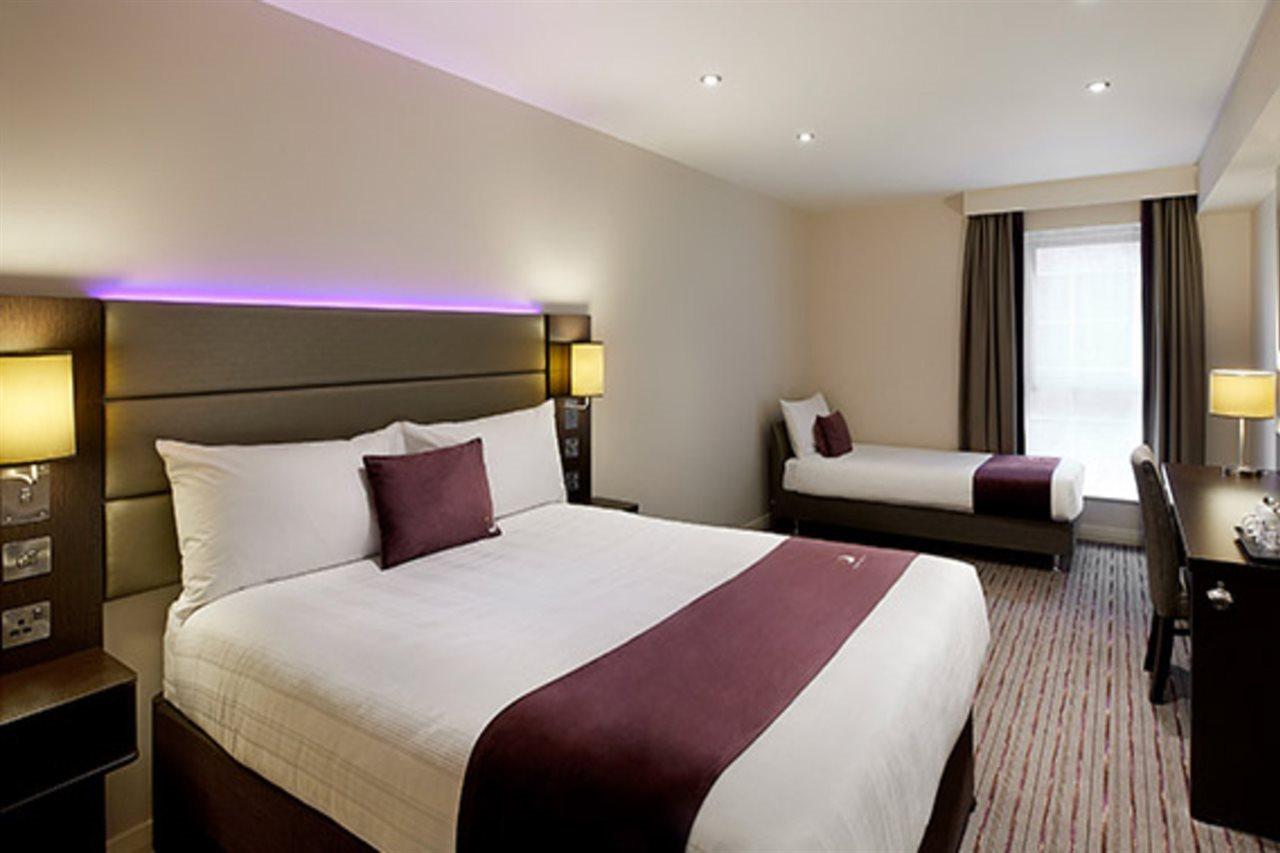 Premier Inn Tring Eksteriør billede