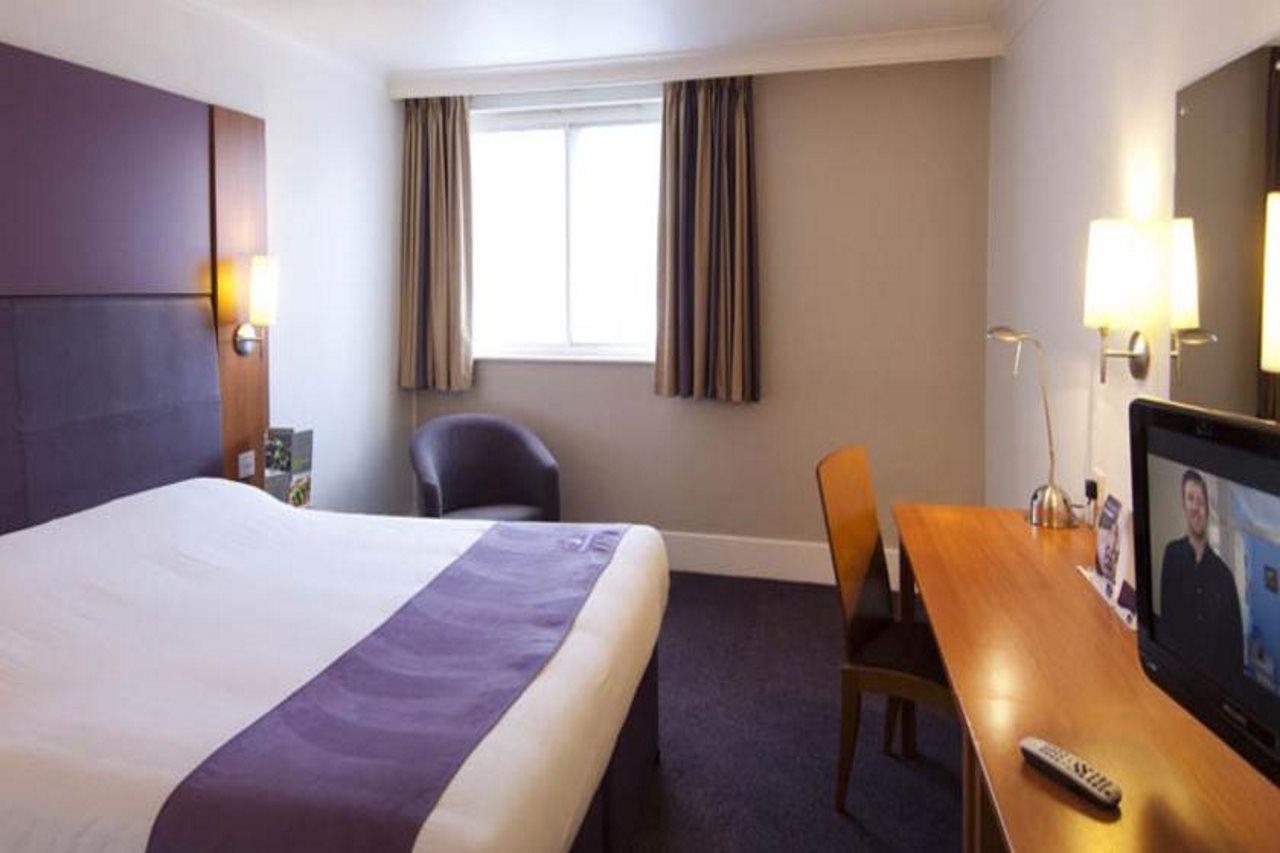Premier Inn Tring Eksteriør billede