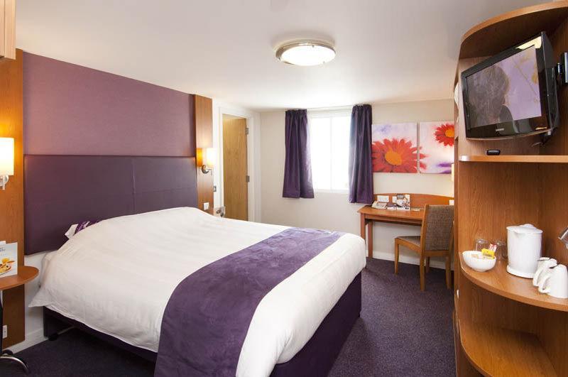Premier Inn Tring Eksteriør billede